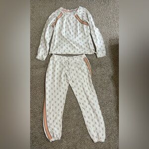 P.J.Salvage Sz M Brown Orange Pajama Set Love Pattern Drawstring Jogger Sweater